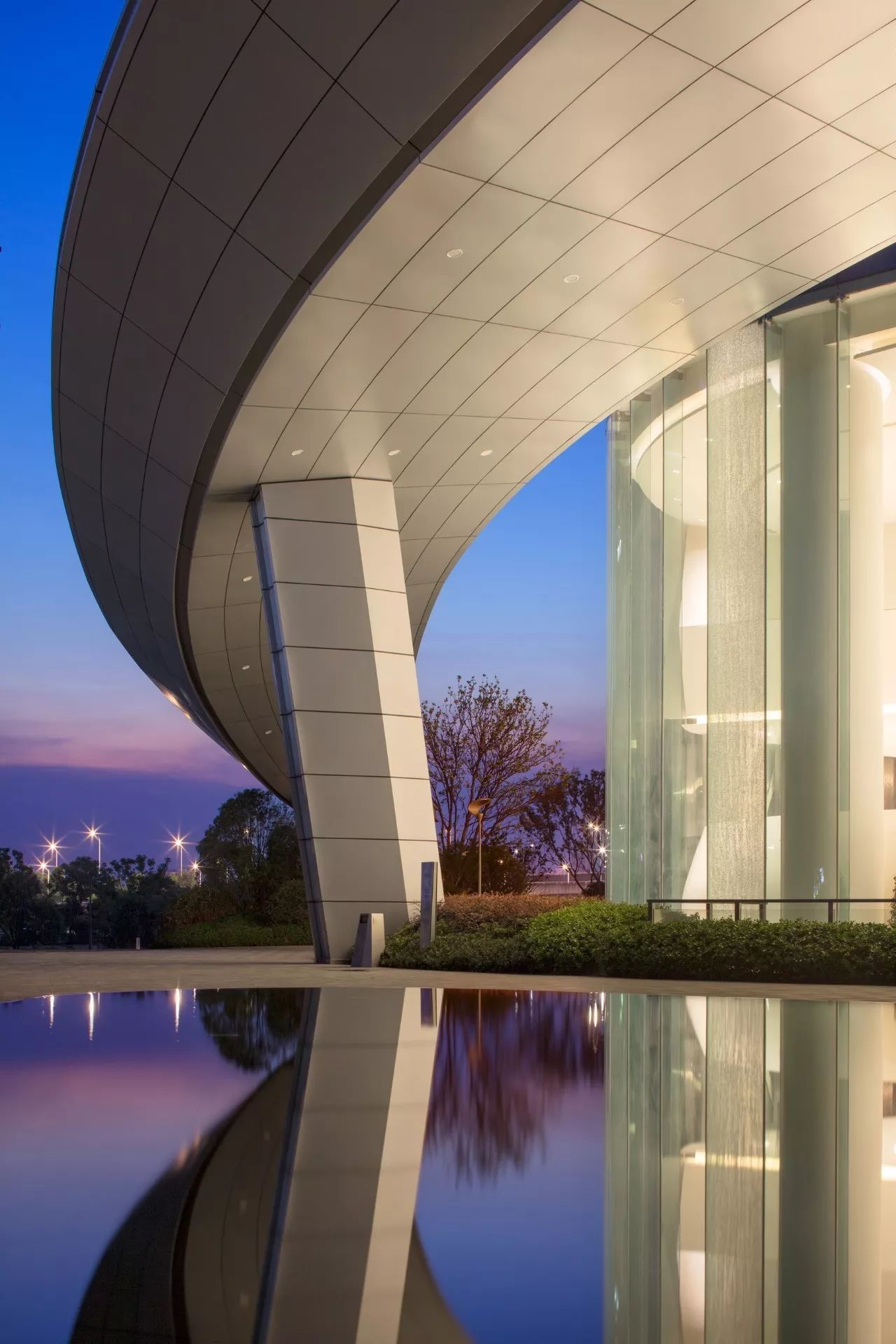 南昌新力中心塔楼直接落地，，，，，，无裙房