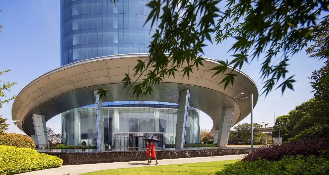 南昌新力中心塔楼直接落地，，，，，，无裙房