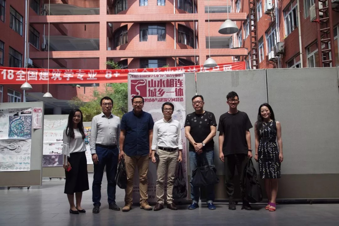 70net永乐高企业导师团合影